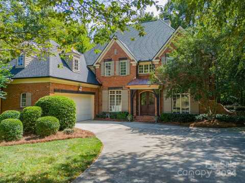 905 Arborfield Drive, Matthews, NC 28105