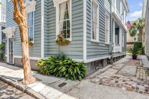 157 Tradd Street, Charleston, SC 29401