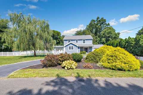 26 Bonheur Road, Trumbull, CT 06611