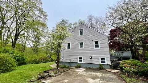 63 Warwick Road, New Fairfield, CT 06812