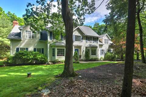 44 Bradley Lane, Newtown, CT 06482