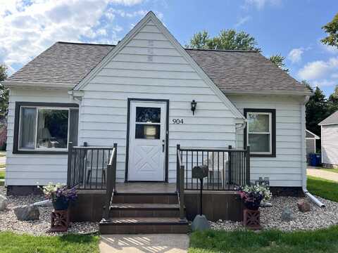 904 N 5TH AVENUE, Wausau, WI 54401