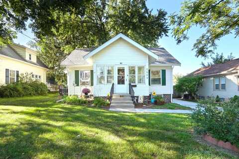 1009 E Sheridan Avenue, Des Moines, IA 50316