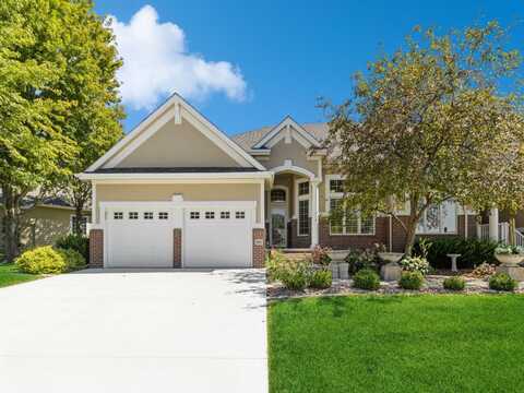 906 Burr Oaks Drive, West Des Moines, IA 50266