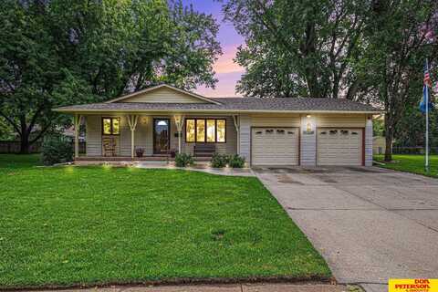 1817 Sandalwood Court, Fremont, NE 68025