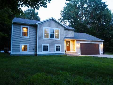 10930 Corral Drive, Ravenna, MI 49451