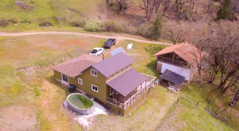 706 River Road, Mad River, CA 95526