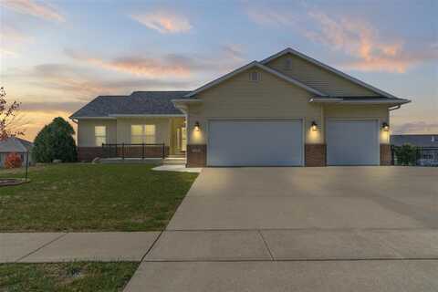 6212 Hoover Trail Rd SW, CedarRapids, IA 52404