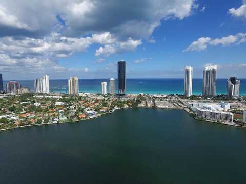 18555 Collins Ave, Sunny Isles Beach, FL 33160