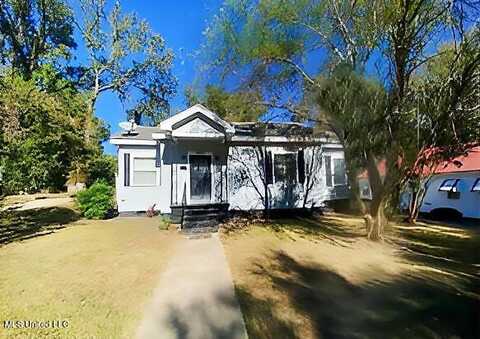 905 Hillcrest Street, Vicksburg, MS 39180