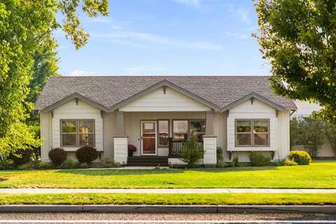 1850 NW Ivy Avenue, Redmond, OR 97756