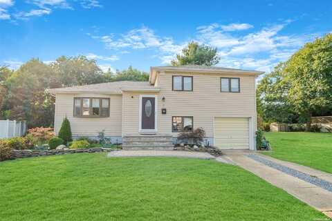 8 Floyd Lane, Massapequa Park, NY 11762