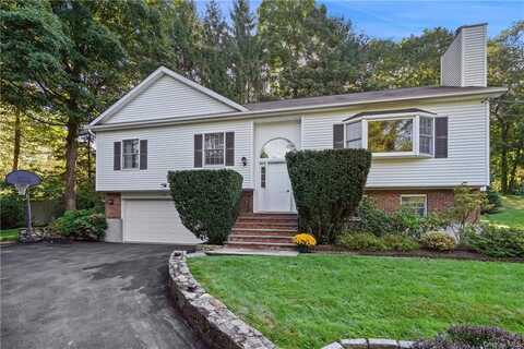 30 Lori Lane, Chappaqua, NY 10514