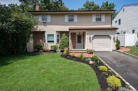 3 Christa Court, Huntington, NY 11743