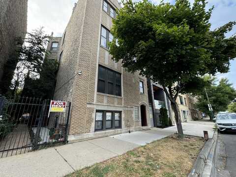 3042 N Ashland Avenue, Chicago, IL 60657