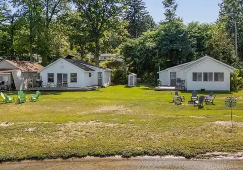 5306 West Houghton Lake Drive, Houghton Lake, MI 48629