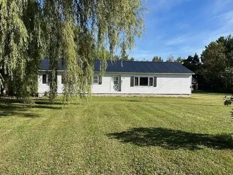 1592 Levering, Cheboygan, MI 49721