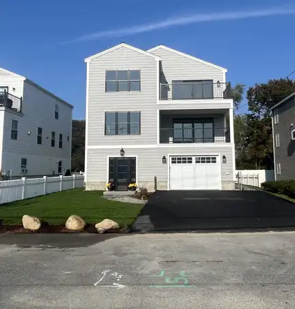 82 Kings Highway, Hampton, NH 03842