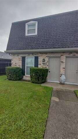 221 E GENIE Street, Chalmette, LA 70043