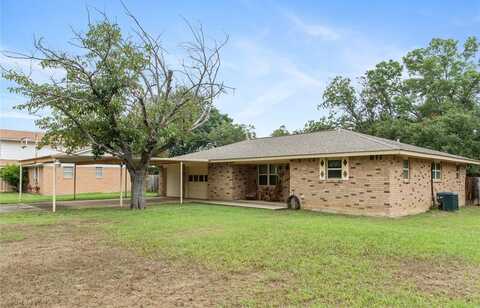 2104 17th Street, Brownwood, TX 76801