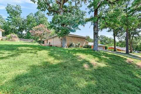 1519 W Chestnut Street, Denison, TX 75020