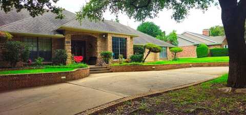 1360 Green Hills Court, Duncanville, TX 75137