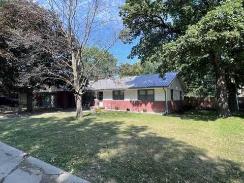 808 N Chestnut St, Cameron, MO 64429