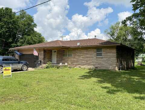 629 Plum St, Chetopa, KS 67336