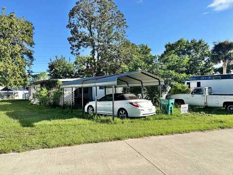 9 Evergreen Place, Mims, FL 32754