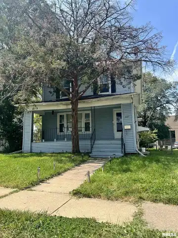 227 38TH Street, Moline, IL 61265