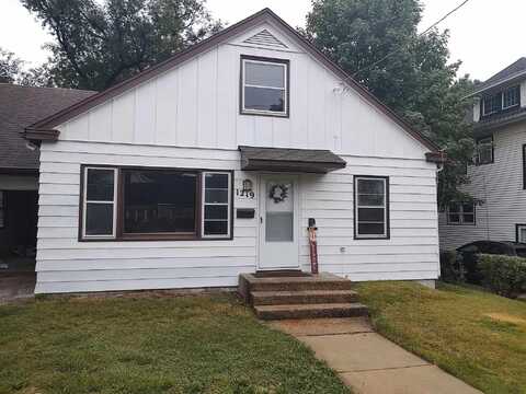 1219 Garrison, ROCKFORD, IL 61103