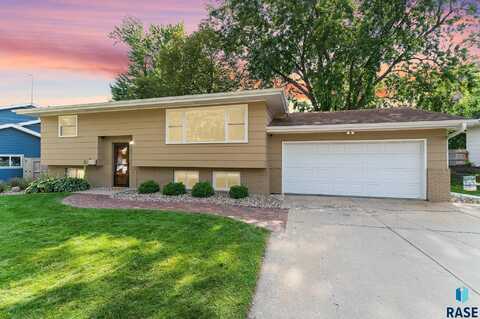 2901 S Stone Pl, Sioux Falls, SD 57105