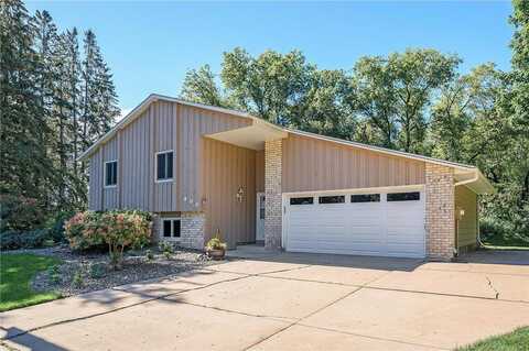 900 Knollwood Court, Stillwater, MN 55082