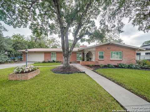 8210 ROBIN REST DR, San Antonio, TX 78209