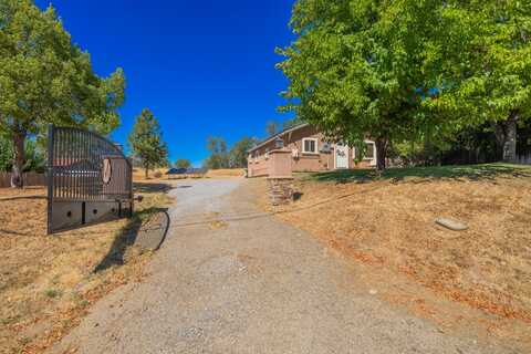 5421 Akrich Street, Shasta Lake, CA 96019