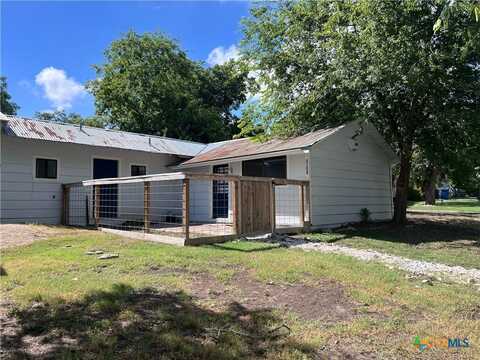 420 Willow Avenue, New Braunfels, TX 78130