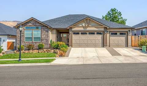 2636 Farmington Avenue, Medford, OR 97504