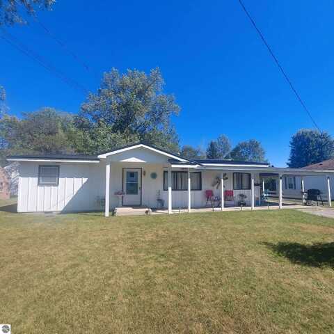 210 N Lake Street, Oscoda, MI 48750