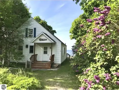 855 E Front Street, Traverse City, MI 49866