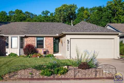 3049 SW Arrowhead RD, Topeka, KS 66614