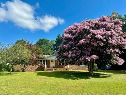 411 Greenbrier Drive, Denton, NC 27239