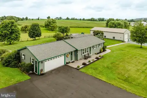 1055 READING ROAD, NARVON, PA 17555