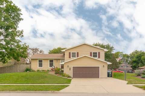 3810 N Olympic Drive, Waterloo, IA 50701