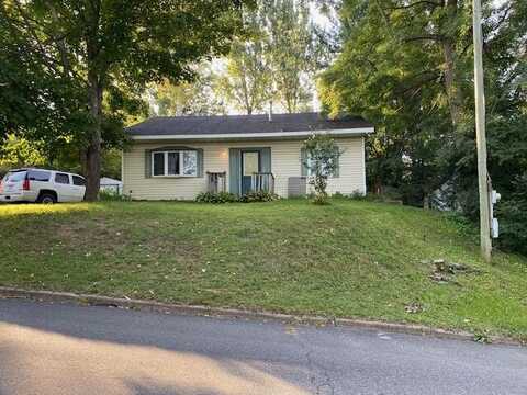 61 Kent St, Keeseville, NY 12944