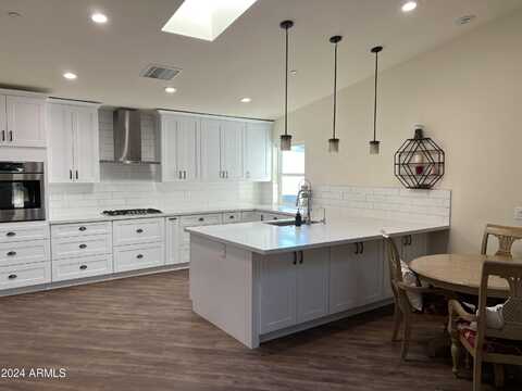 7480 E SWEETWATER Avenue E, Scottsdale, AZ 85260