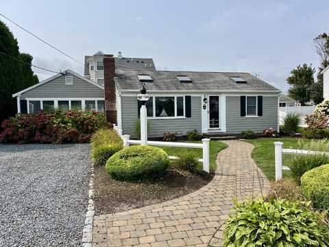 55 Shore Road, West Dennis, MA 02670