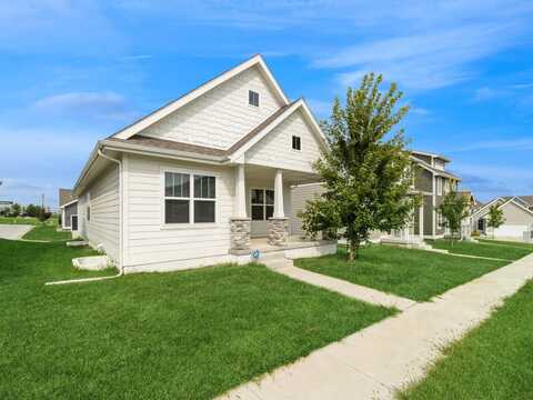 515 S Quartz Way, West Des Moines, IA 50266