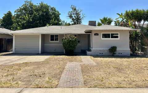 1950 Simpson Avenue E, Fresno, CA 93703