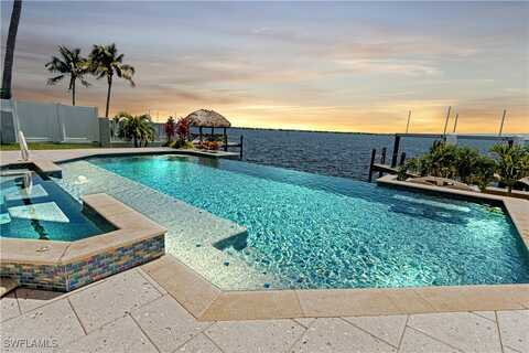 2418 SE 28th Street, Cape Coral, FL 33904