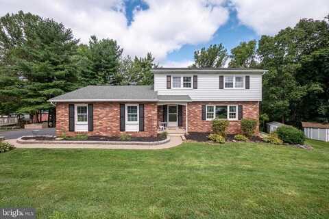 76 HILLCREST DR S, MACUNGIE, PA 18062